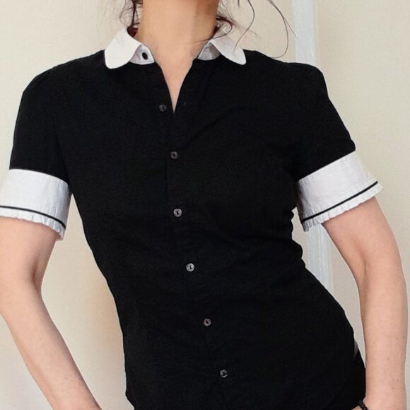 Lolita Gothic Black and white blouse with bustle back - Picture 5 of 6